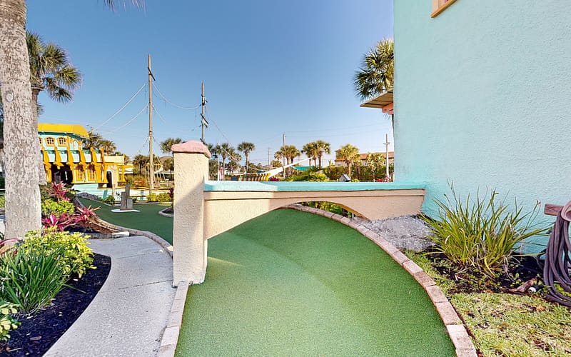 The tee at Hole 7
